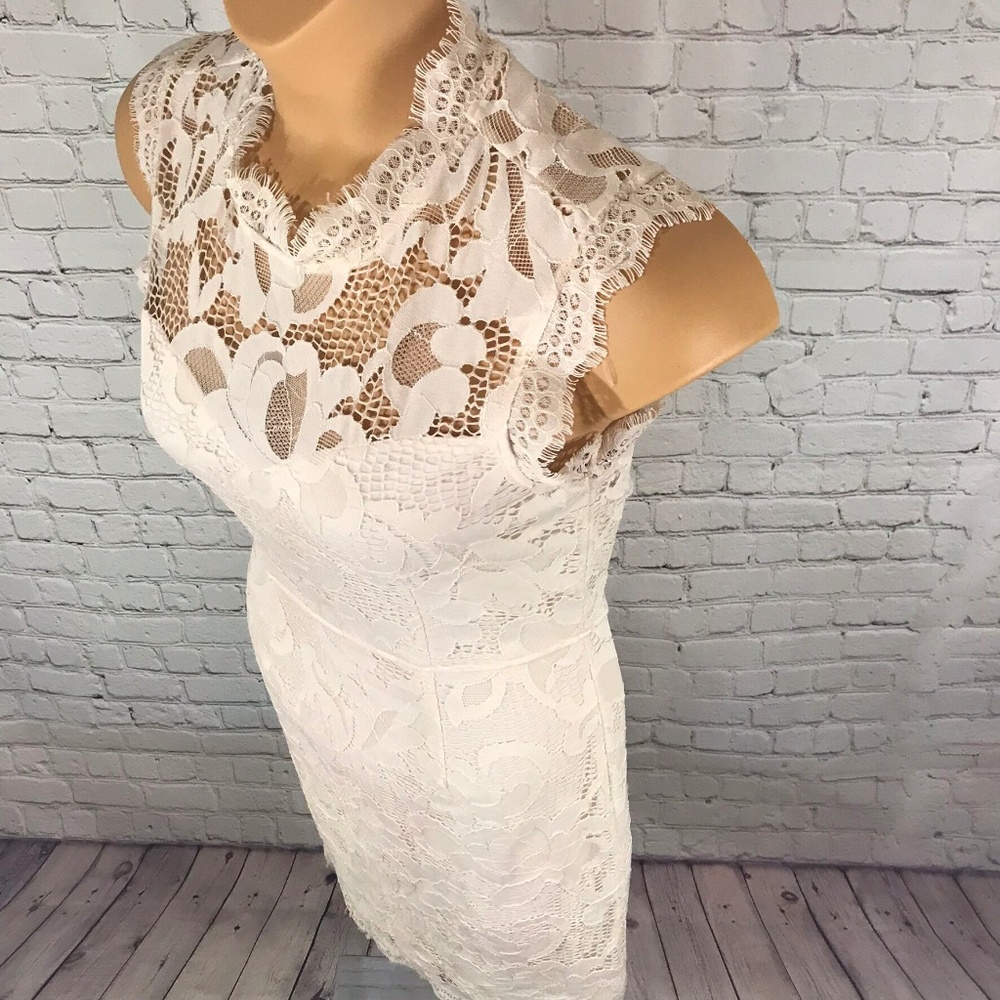 Sans Souci White Zippered Lace Dress Medium Size - Picture 2 of 8